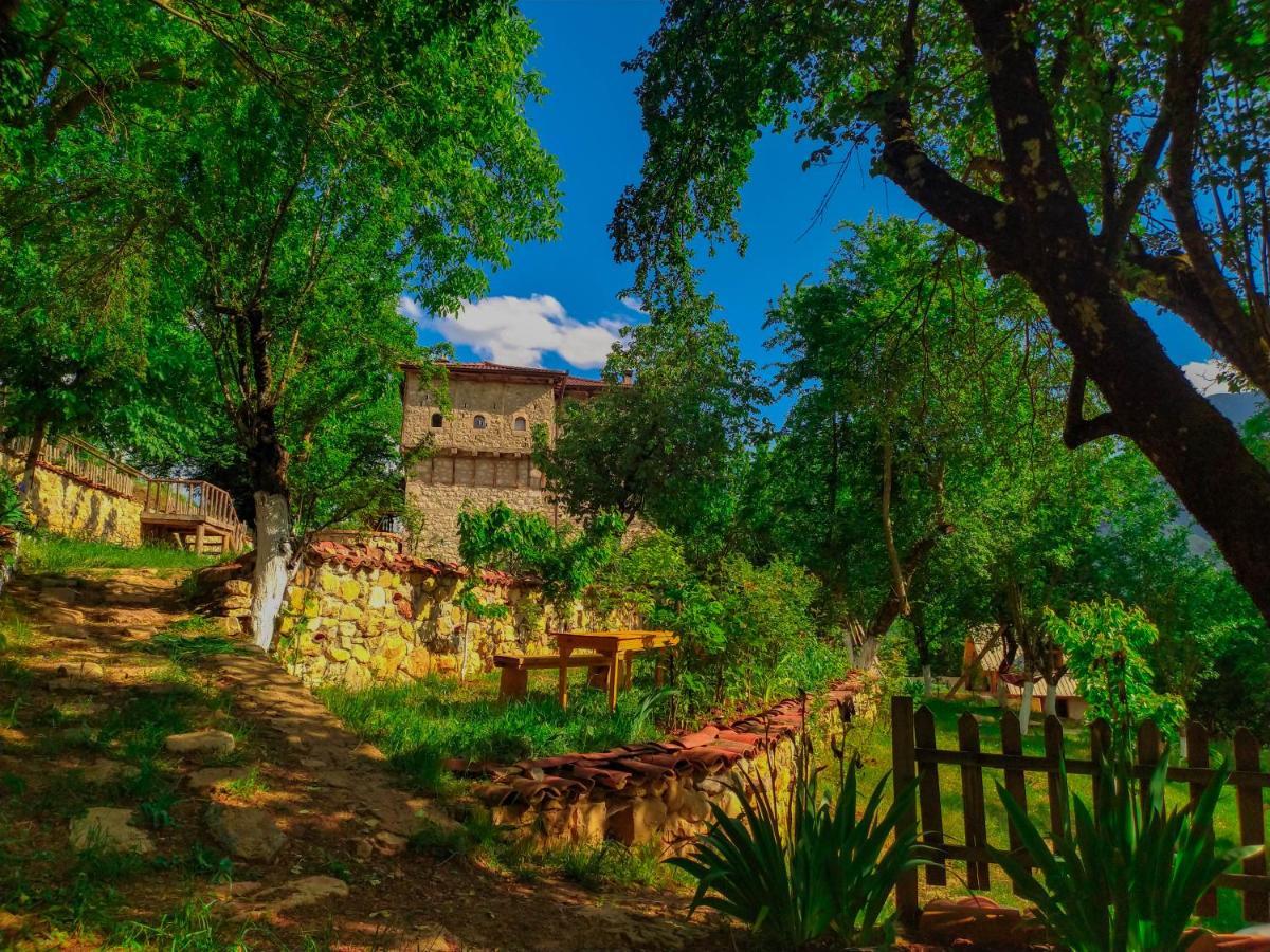 Hotel Kulla Hupi Agriturism Bulqize Exterior foto