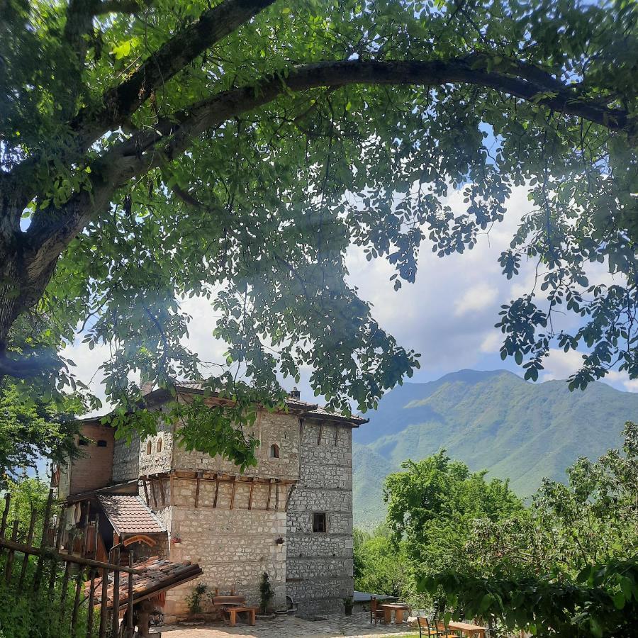 Hotel Kulla Hupi Agriturism Bulqize Exterior foto