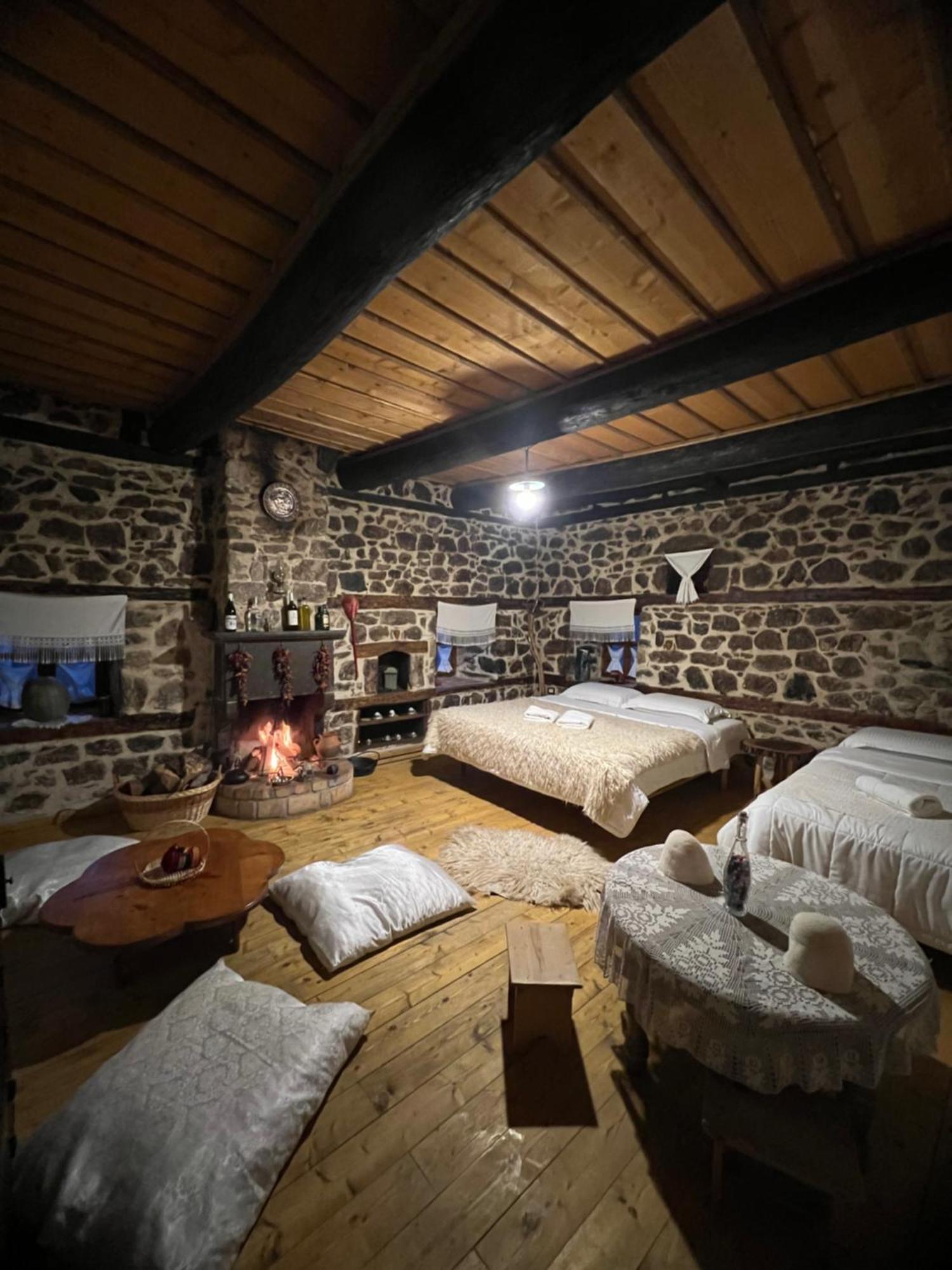 Hotel Kulla Hupi Agriturism Bulqize Exterior foto
